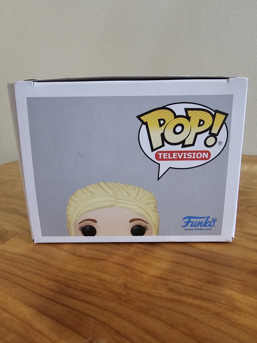 Funko Pop! Television Tanya McQuoid Vinyl Figure - Yellow Dress - Picture 6 of 7